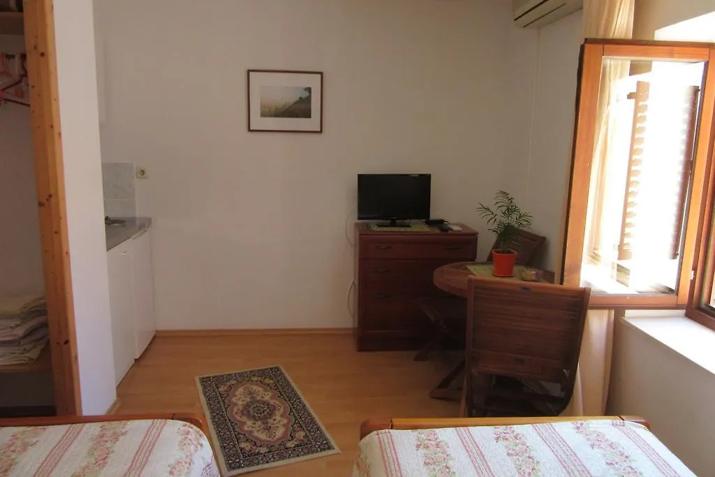 Dobra Apartments Trogir 0*,  Chorvatsko
