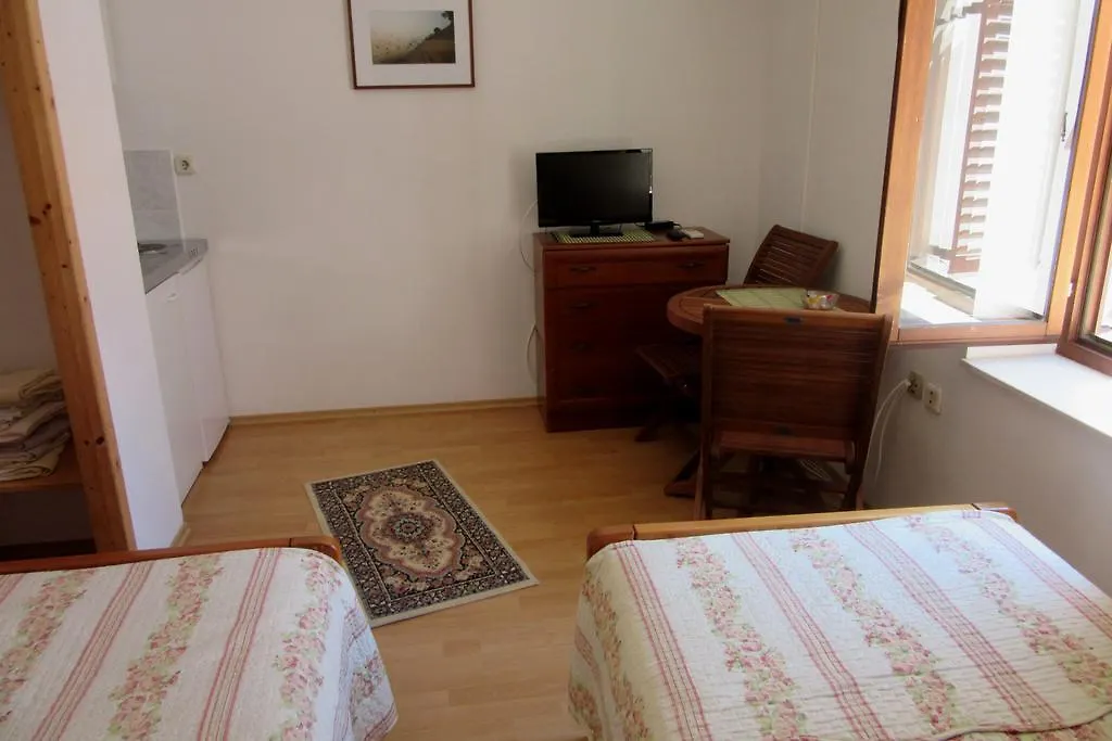 Dobra Apartments Trogir